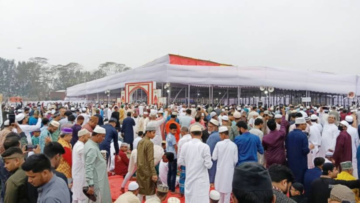পুরাতন বাণিজ্য মেলার মাঠে ডিএনসিসি’র ঈদ জামাত অনুষ্ঠিত