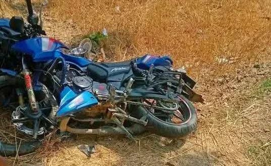 নওগাঁয় বন্ধুদের সাথে ঘুরতে বেরিয়ে মোটরসাইকেল দুর্ঘটনায় নিহত ১, আহত ২