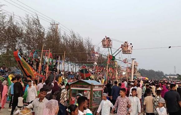 ঈদের ছুটিতে চট্টগ্রামের বিনোদন কেন্দ্রগুলোতে দর্শনার্থীদের উপচেপড়া ভিড়