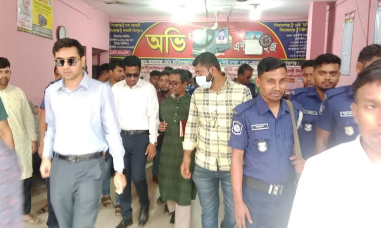 সিরাজগঞ্জে বাস কাউন্টারে অতিরিক্ত ভাড়া আদায়ের দায়ে জরিমানা 