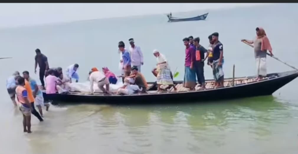 পাবনার সুজানগরে নৌকা ডুবে স্বামী-স্ত্রীর মৃত্যু