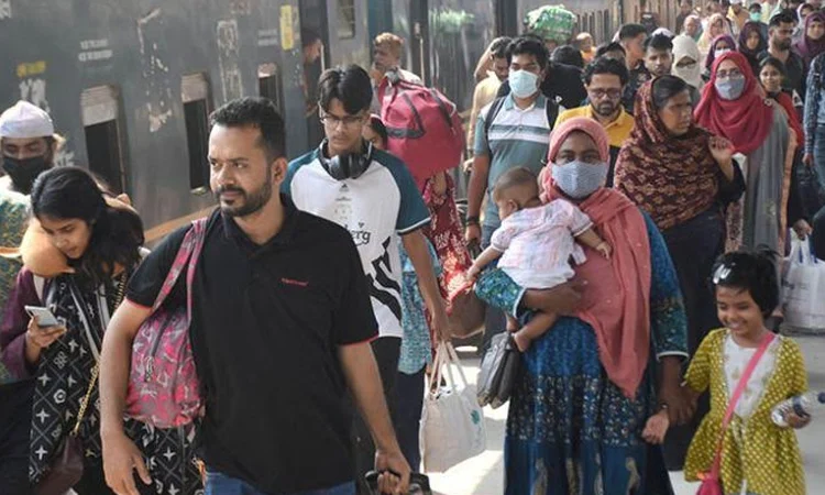 ঈদের টানা ছুটি শেষে চেনা রূপে ফিরছে রাজধানী
