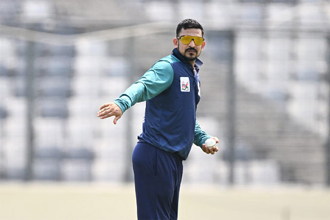 নিষেধাজ্ঞা কাটিয়ে ক্রিকেটে ফিরলেন নাসির