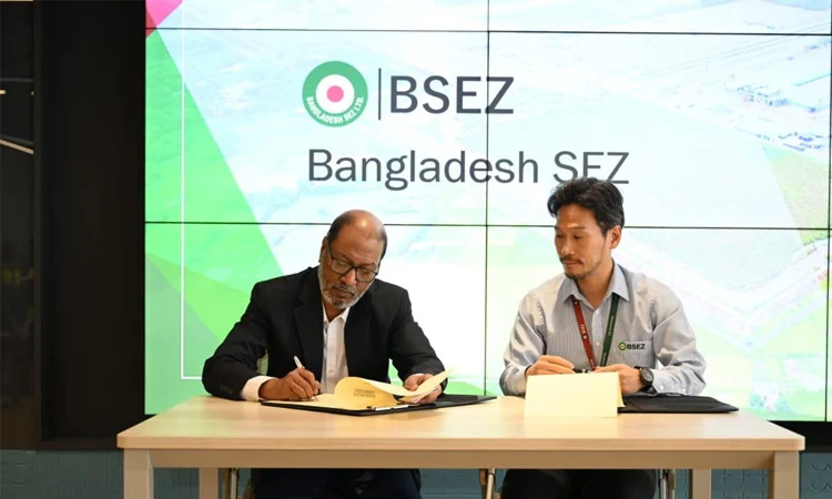 বিদেশি বিনিয়োগকারীরা আড়াইহাজারে বাংলাদেশ বিশেষ অর্থনৈতিক অঞ্চল পরিদর্শন করছেন