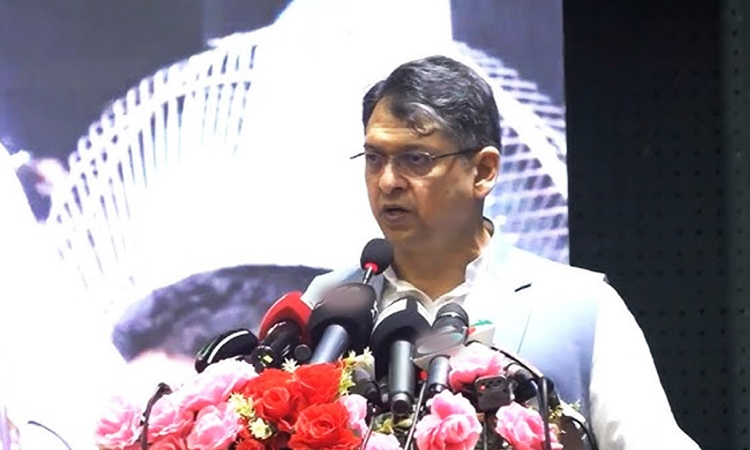 অবিলম্বে ফিলিস্তিনে গণহত্যা বন্ধ চাই : সালাহউদ্দিন আহমেদ