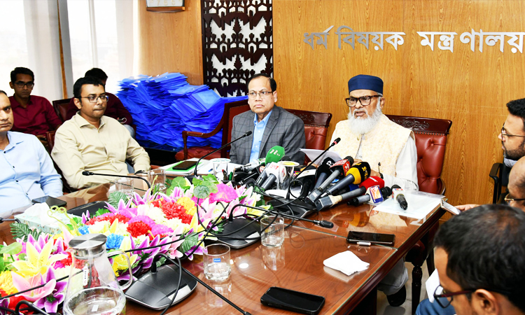 কোন হজ এজেন্সির দায়িত্বহীনতা বরদাস্ত করা হবে না: ধর্ম উপদেষ্টা