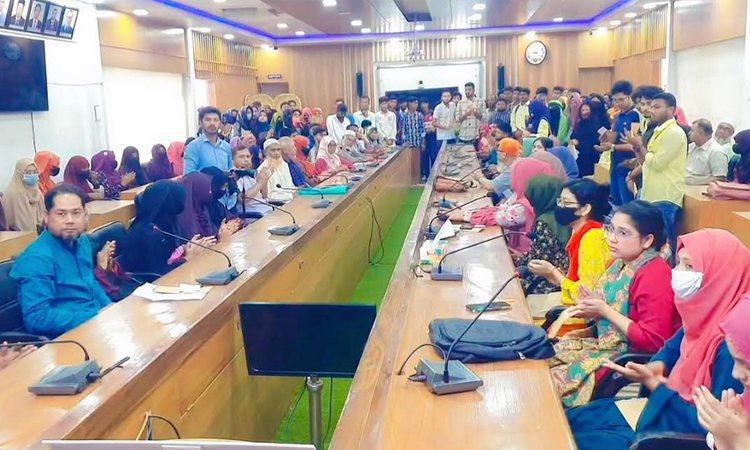 চুয়াডাঙ্গায় ২৩২ জন মেধাবী শিক্ষার্থীদের মাঝে শিক্ষাবৃত্তি প্রদান