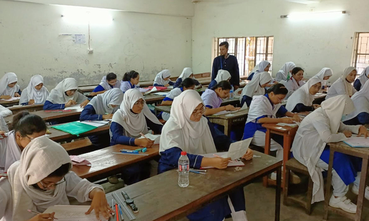 কুমিল্লা বোর্ডের এসএসসি পরীক্ষা, কারাগারসহ বিশেষ ব্যবস্থায় পরীক্ষা দিচ্ছে ২৫ শিক্ষার্থী