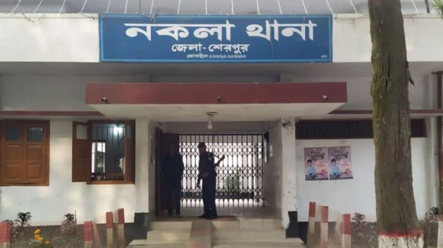 শেরপুরে মেয়েকে পরীক্ষার কেন্দ্রে রেখে ফেরার পথে সড়ক দুর্ঘটনায় মা নিহত