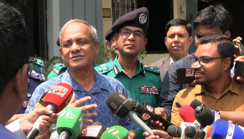 আইন নিজের হাতে তুলে না নিতে স্বরাষ্ট্র উপদেষ্টার আহ্বান