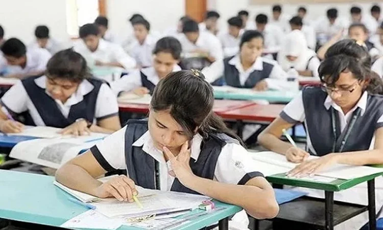 চট্টগ্রাম বোর্ডে এসএসসি পরীক্ষার প্রথম দিনে অনুপস্থিত ১১৭৩ পরীক্ষার্থী