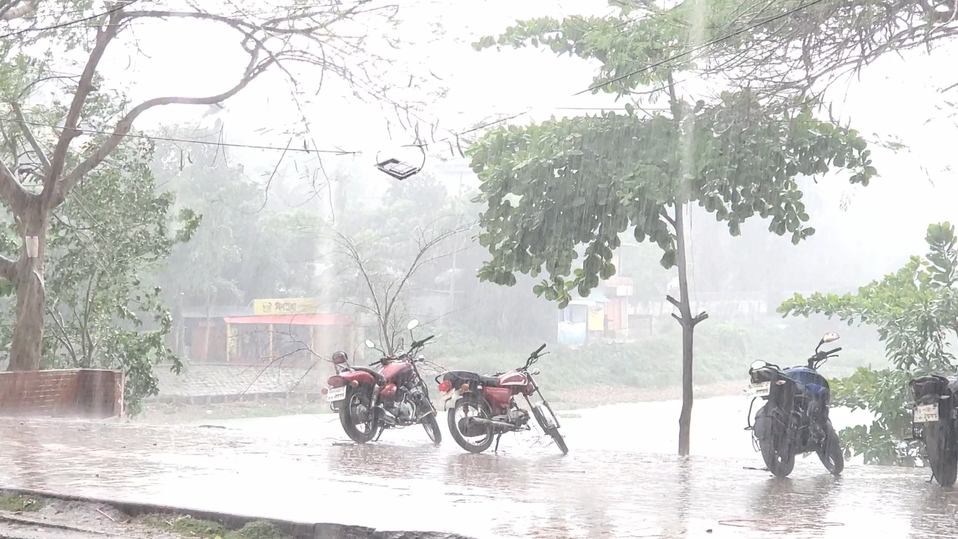অবশেষে কিশোরগঞ্জে স্বস্তির বৃষ্টি