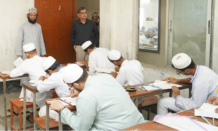 এসএসসি পরীক্ষার প্রথম দিনে অনুপস্থিত ২৬ হাজার ৯২৮, বহিষ্কার ২২ পরীক্ষার্থী