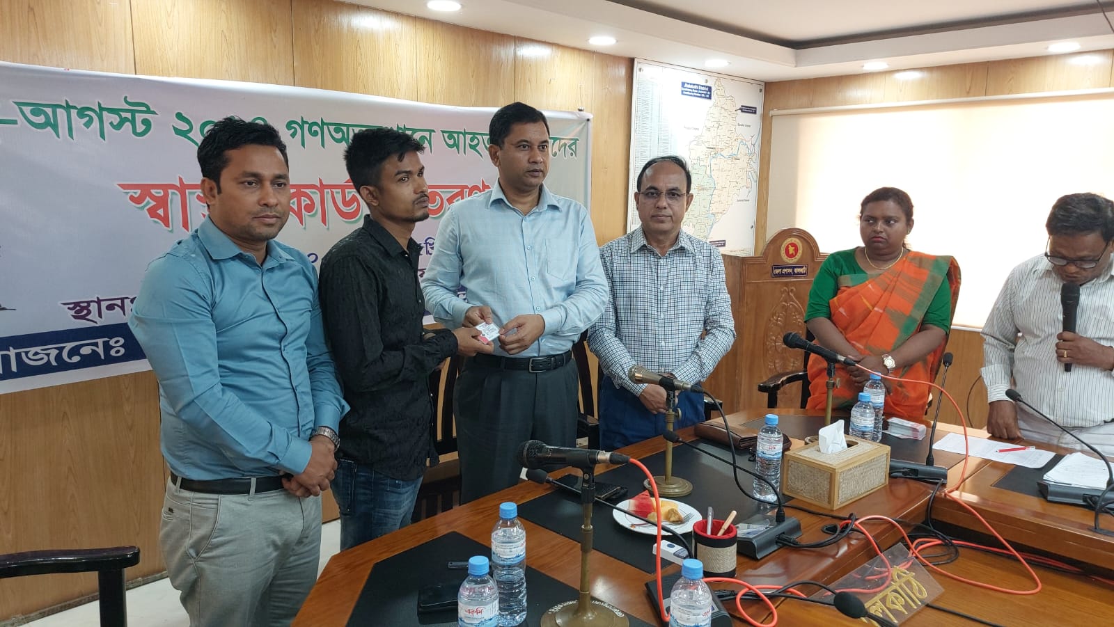 জুলাই-আগস্ট অভ্যুত্থানে ঝালকাঠি জেলার আহতদের স্বাস্থ্য কার্ড প্রদান