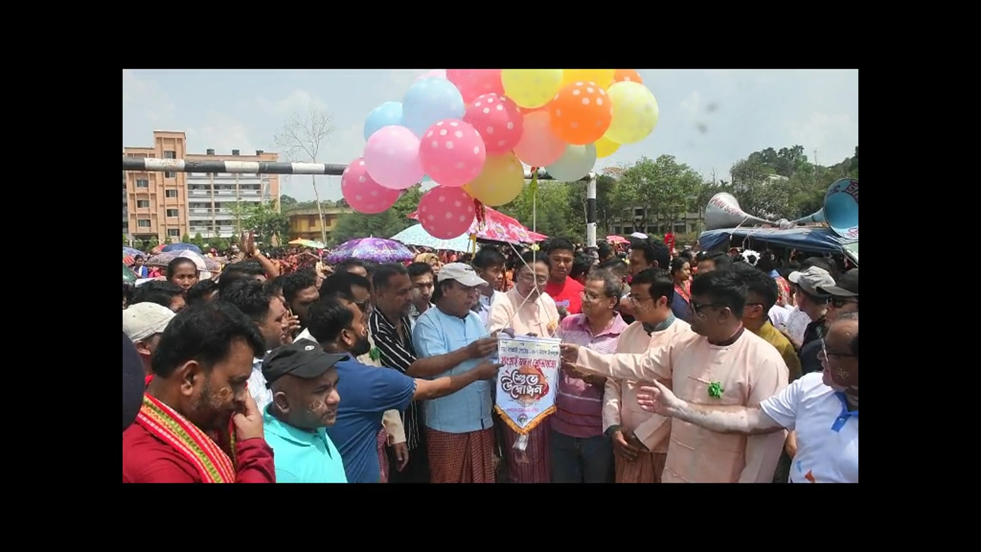 বর্ষবরণ উৎসব ১৪৩২ : বিজু, বৈসু ও সাংগ্রাইয়ের বাদ্য বাজছে খাগড়াছড়ির আকাশে বাতাসে