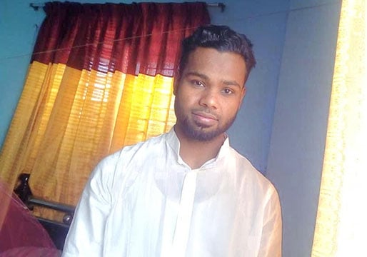 মেয়ের জন্য চিপস আনতে গিয়ে পুলিশের গুলিতে শহীদ হন মোবারক