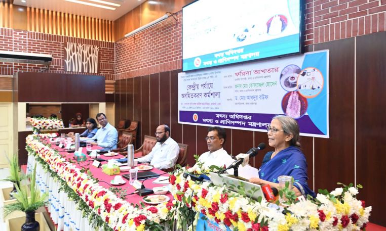 দেশীয় প্রজাতির মাছ রক্ষা করে চাষকৃত মাছের উৎপাদন বাড়াতে হবে : মৎস্য উপদেষ্টা