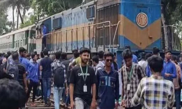 তিন ঘণ্টা পর খুলনার সাথে রেল যোগাযোগ পুনঃস্থাপন