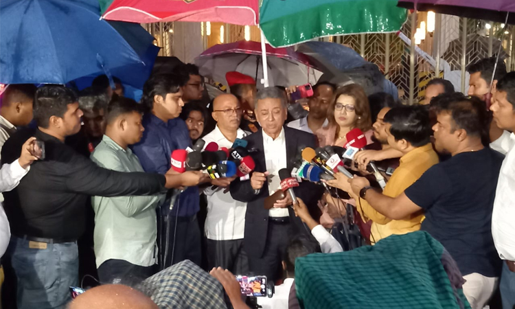 চলতি সালের ডিসেম্বরের আগেও নির্বাচন হতে পারে: আমির খসরু