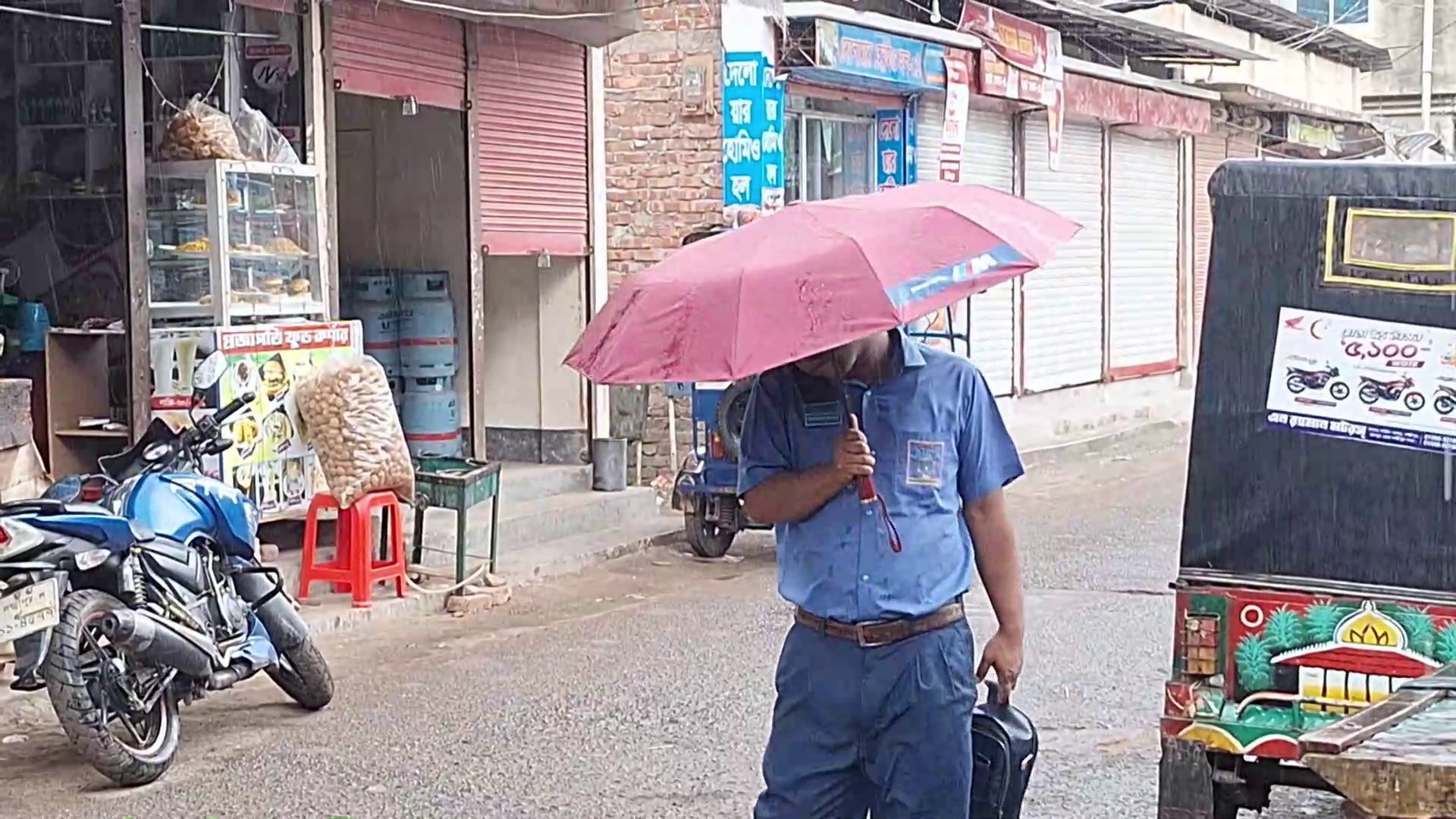 লক্ষ্মীপুরে তাপদাহের পর স্বস্তির বৃষ্টি