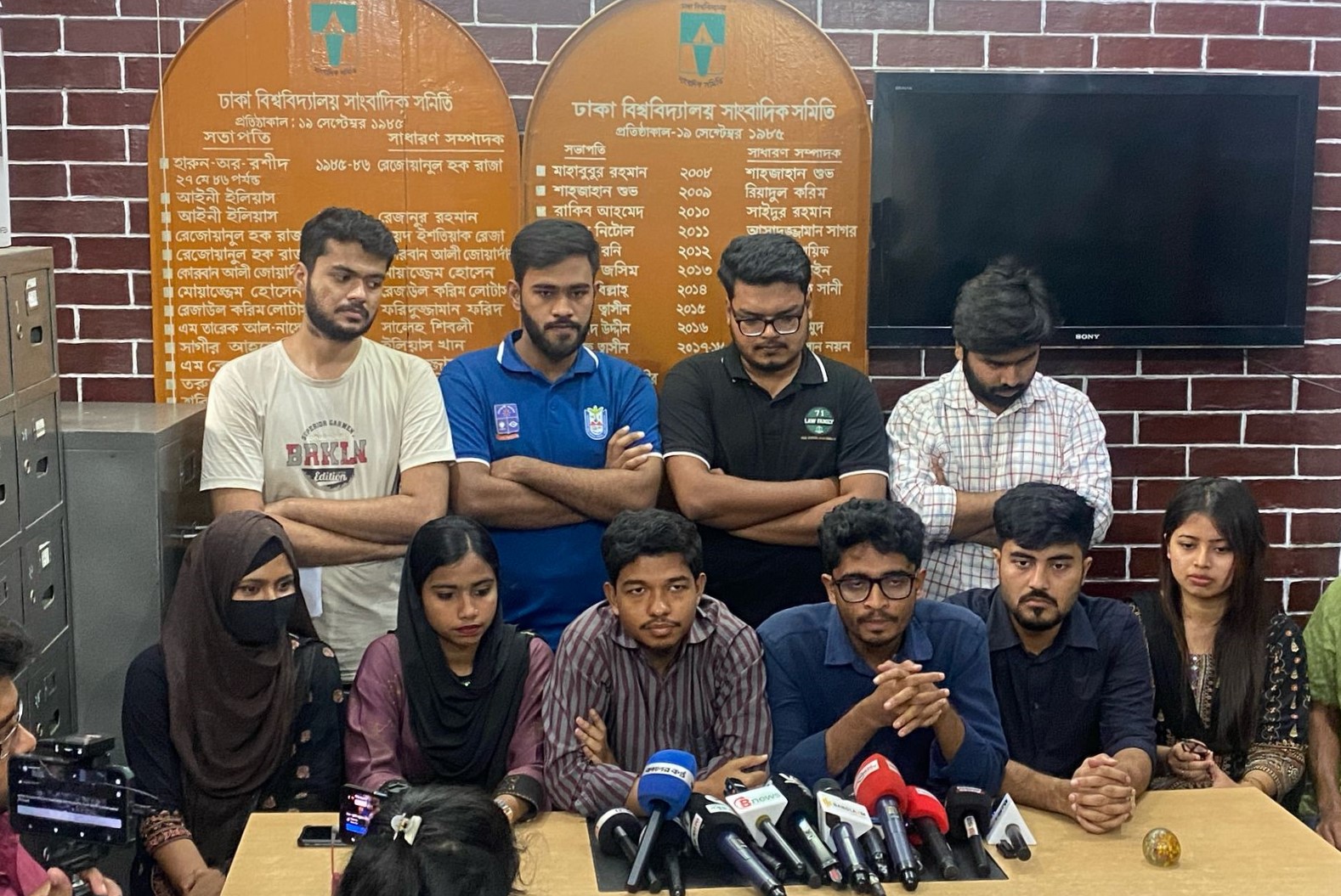 জুলাই আন্দোলনে শিক্ষার্থীদের ওপর হামলাকারীদের শনাক্তে ‘ছায়া তদন্ত কমিটি’ গঠন 