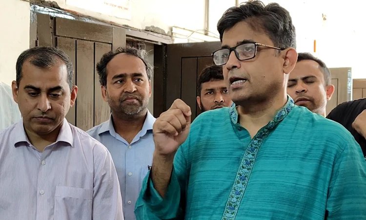 মাগুরা মেডিকেল কলেজ বন্ধের গুজব উড়িয়ে দিলেন শফিকুল আলম