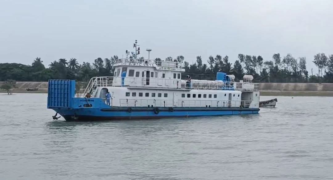 কক্সবাজার-মহেশখালী নৌপথে পরীক্ষামূলকভাবে সি-ট্রাক চলাচল 