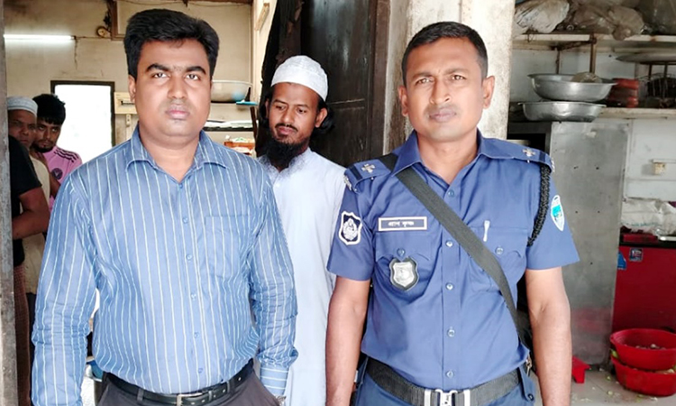 চাঁদপুরে পুরনো ও মেয়াদোত্তীর্ণ খাবার সংরক্ষণ ও বিক্রির দায়ে জরিমানা