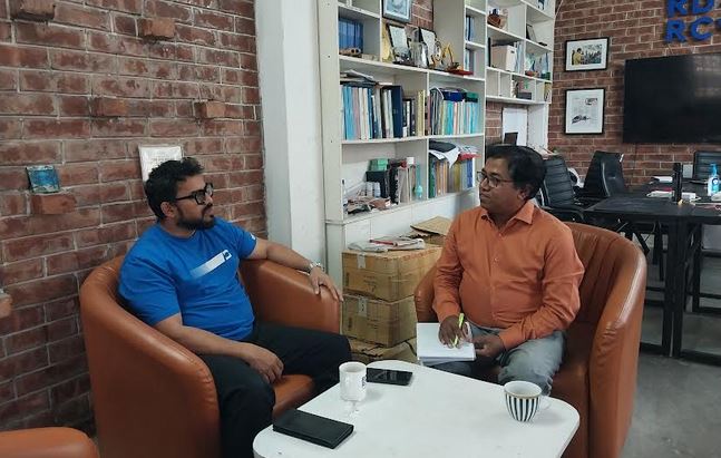 জাতীয় বার্তা সংস্থা বাসসকে একান্ত সাক্ষাৎকারে ডিএনসিসি প্রশাসক মোহাম্মদ এজাজ। ছবি : বাসস
