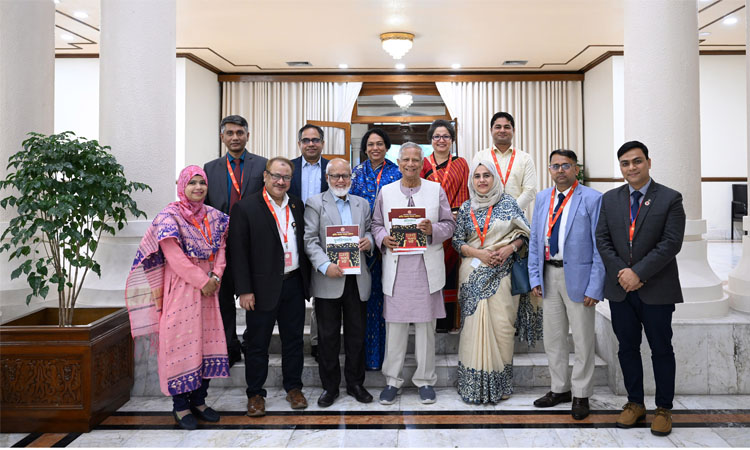 প্রধান উপদেষ্টার কাছে প্রতিবেদন জমা স্থানীয় সরকার সংস্কার কমিশনের