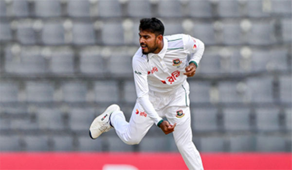 মিরাজের ঘূর্ণিতে ২৭৩ রানে অলআউট জিম্বাবুয়ে
