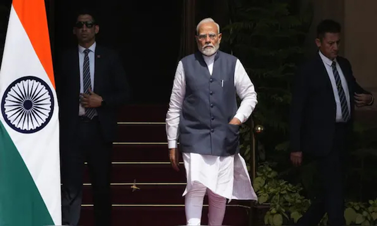 জঙ্গি হামলায় সফর সংক্ষিপ্ত করে দেশে ফিরেছেন মোদি