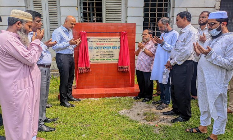 পিরোজপুর সরকারি উচ্চ বিদ্যালয়ে একাডেমিক ভবনের ভিত্তিপ্রস্তর স্থাপন
