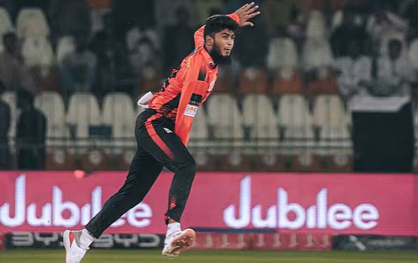 লাহোরের হার, রিশাদের ২ উইকেট ও ২ রান