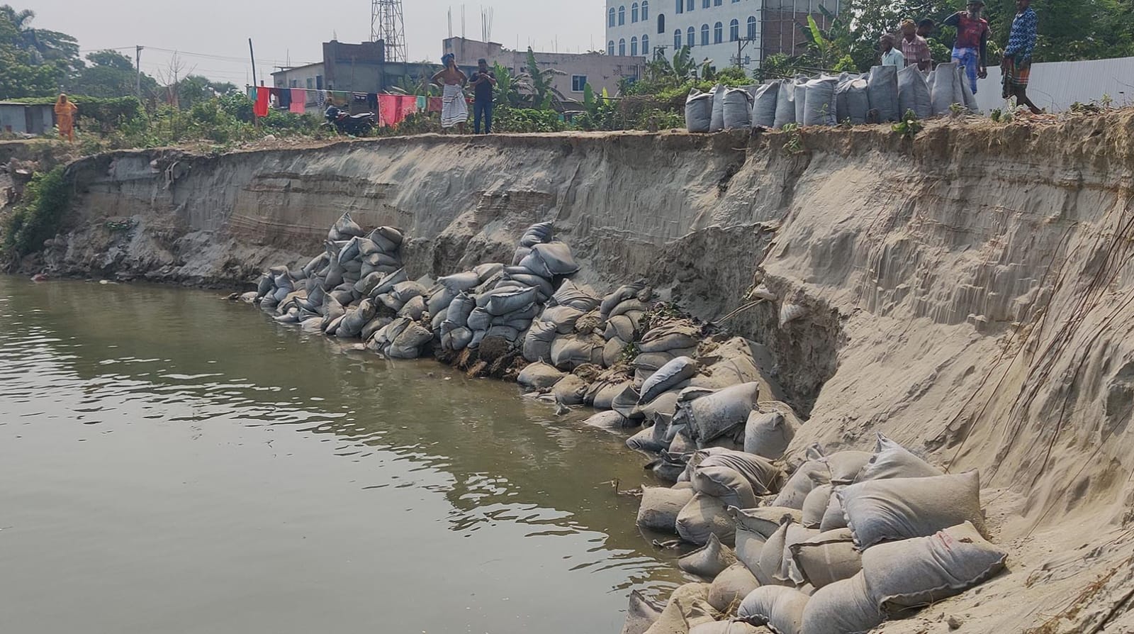 চাঁদপুরের মেঘনা ও ধনাগোদা নদীর ১৫ কিলোমিটার এলাকায় তীব্র ভাঙন