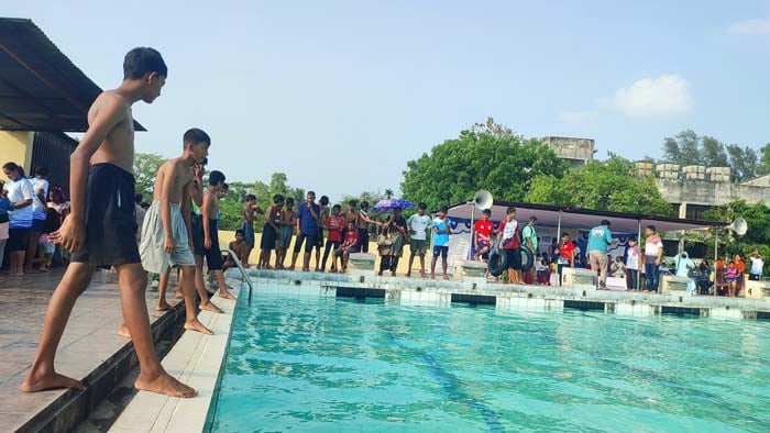 ময়মনসিংহে মাসব্যাপী সাঁতার প্রশিক্ষণ কোর্স শুরু