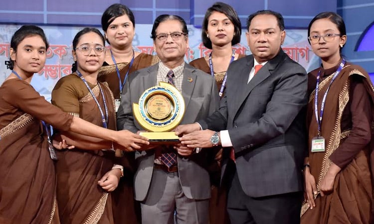 টেকসই বিনিয়োগের জন্য রাজনৈতিক স্থিতিশীলতা অত্যন্ত গুরুত্বপূর্ণ: মোস্তাফিজুর রহমান 