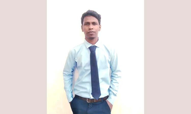 বিসিএস অফিসার হয়ে মা-বাবার দুঃখ ঘোচানোর স্বপ্ন দেখতেন শহীদ হৃদয়
