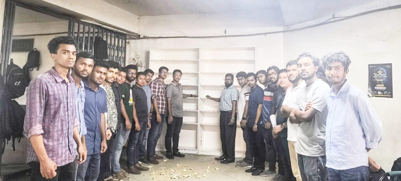 জবির কেন্দ্রীয় লাইব্রেরিতে ছাত্রদলের বুকশেলফ প্রদান