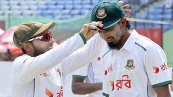 ১০৭তম টেস্ট ক্রিকেটার হিসেবে অভিষেক তানজিমের