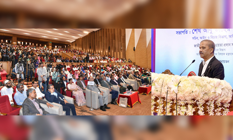 সরকারি লিগ্যাল এইডের মাধ্যমে মামলার চাপ কমাতে কাজ চলছে: আইন উপদেষ্টা