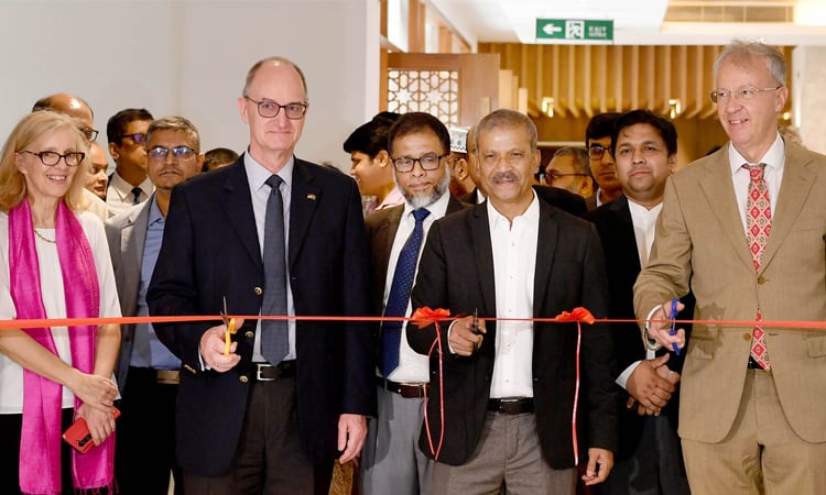 লিগ্যাল এইড মেলা উদ্বোধন করেছেন আইন উপদেষ্টা