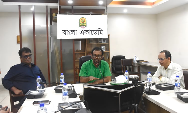 চিন্তা ও উদ্ভাবনের আলোকে ভাষা ও সাহিত্য সমৃদ্ধ করা যায়: বাংলা একাডেমি মহাপরিচালক