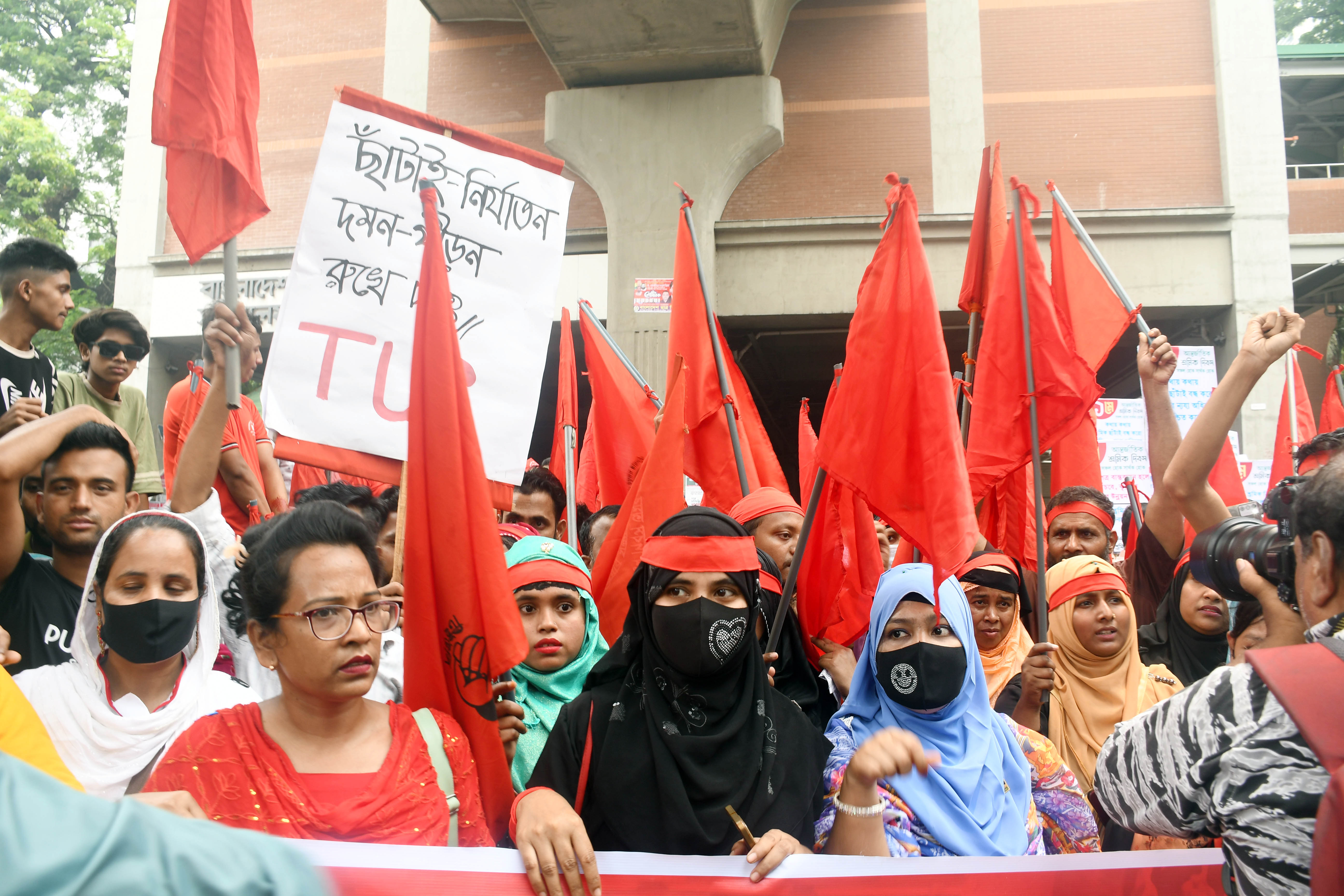 শ্রমিক-মালিকের ঐক্যের ডাক দিয়ে সারাদেশে মহান মে দিবস পালিত