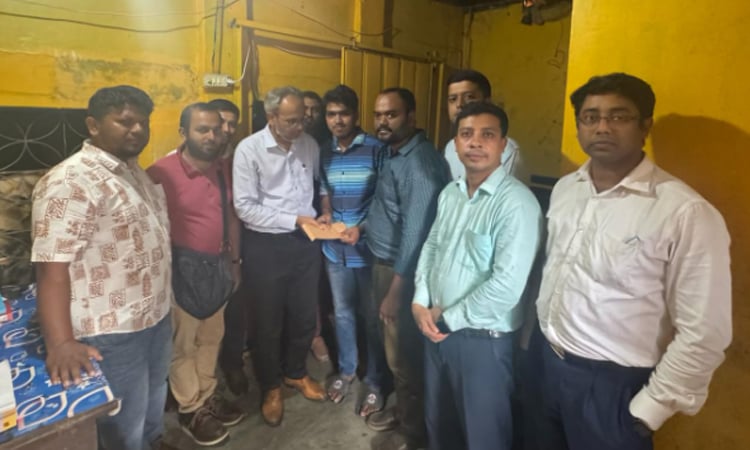 জুলাই আন্দোলনে দৃষ্টি শক্তি হারানো রায়হানের পাশে তারেক রহমান