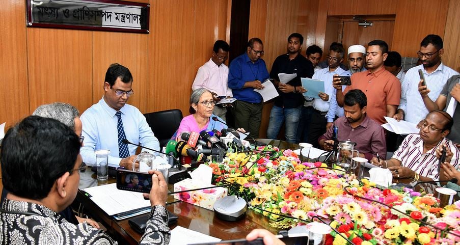 এবার ২০ লাখ কোরবানির পশু উদ্বৃত্ত থাকবে, সরবরাহে থাকছে বিশেষ ট্রেন: প্রাণিসম্পদ উপদেষ্টা