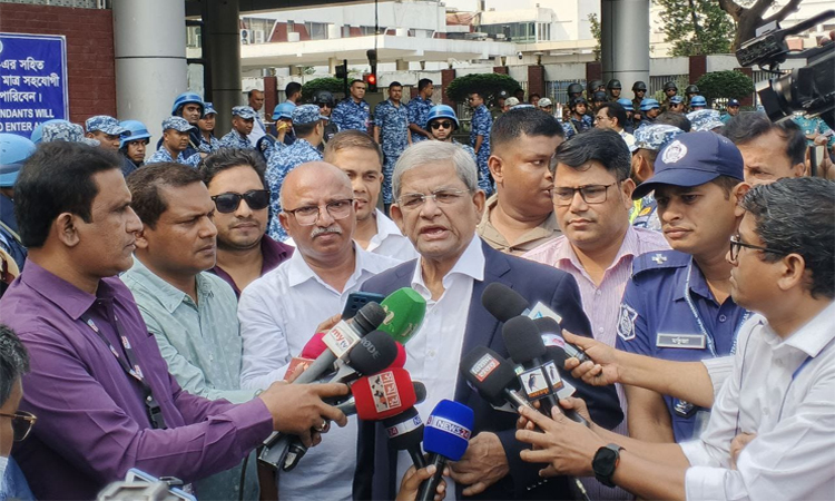 খালেদা জিয়ার ফিরে আসা গণতন্ত্র উত্তরণকে সহজ করবে : মির্জা ফখরুল