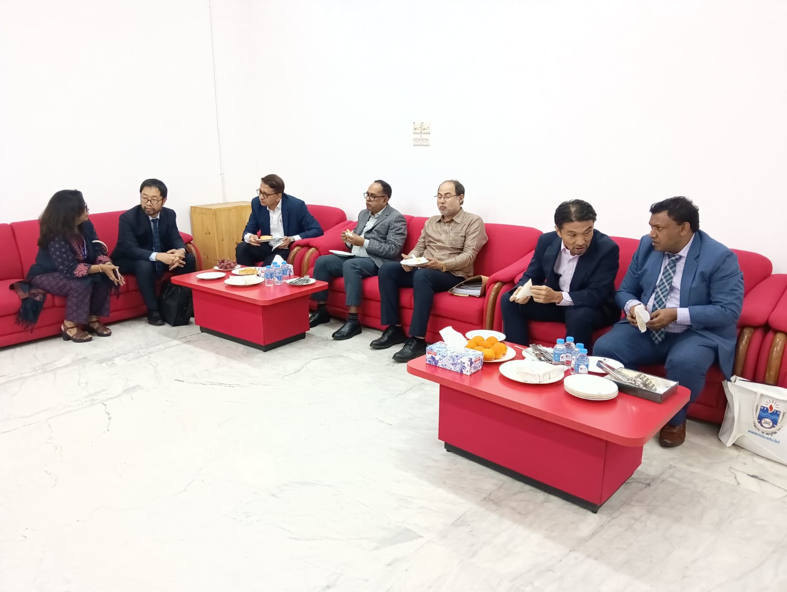 নোবিপ্রবি উপাচার্য ও জাইকা প্রধানের সৌজন্য সাক্ষাৎ