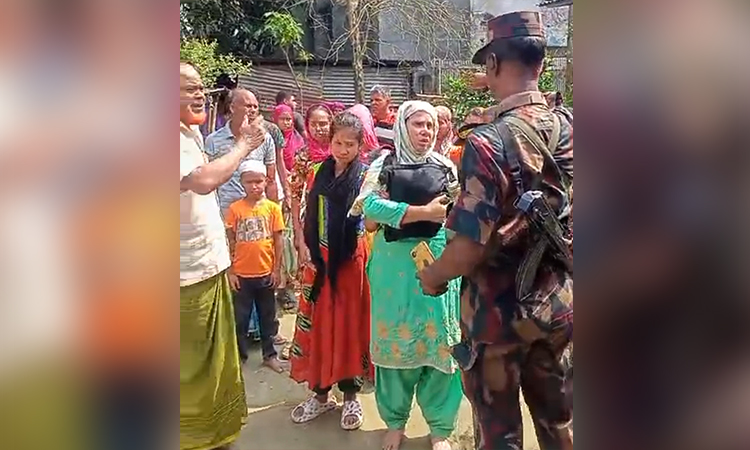 কুড়িগ্রাম সীমান্তে ৮ বাংলাদেশীসহ ৪৪ জন আটক