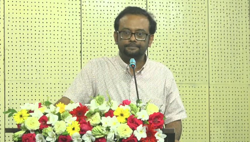 রবীন্দ্রনাথ ঠাকুর দশকের পর দশক ধরে বিপুলভাবে পঠিত : বাংলা একাডেমির মহাপরিচালক